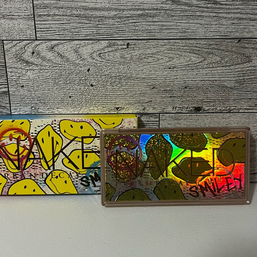 Urban Decay Vibrant Smiley Eyeshadow Palette
